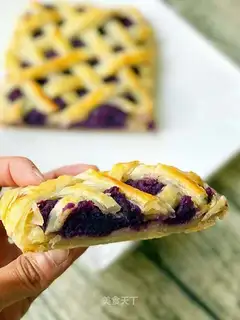 Sour potato pie