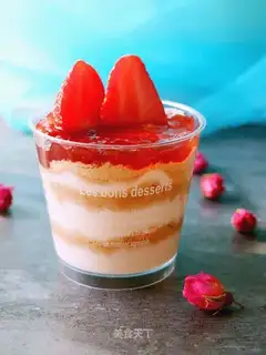 A yogurt cup