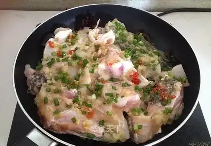 Gold and garlic fish