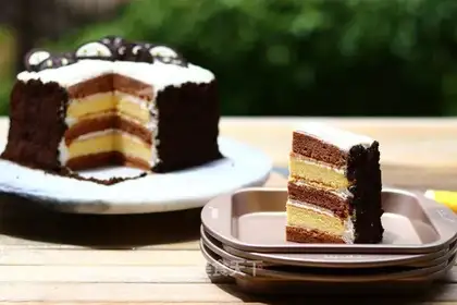 Olio's six-inch cake