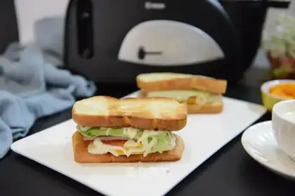 Banana toast sandwich