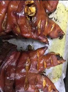 Roasted pig hands