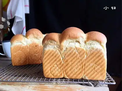 Light cream toast