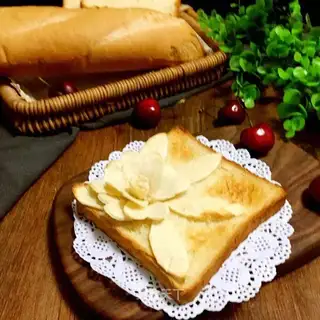 Toast roses