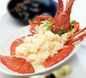 Cleaning up the lobster