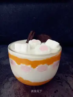 Mango yogurt cup