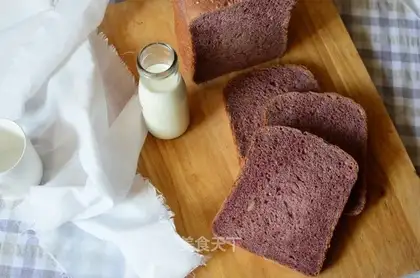 Pyramid sugar bread