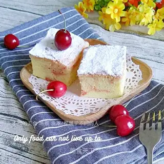 Marble-coated yogurt cake