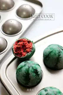 Watermelon cake ball