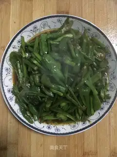 Chili fried celery