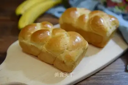 Banana braid toast