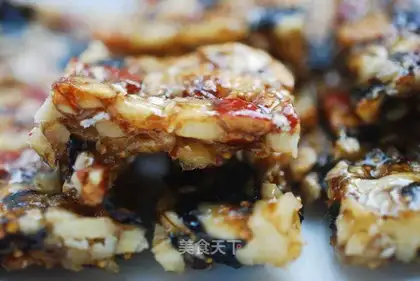Nut energy bar