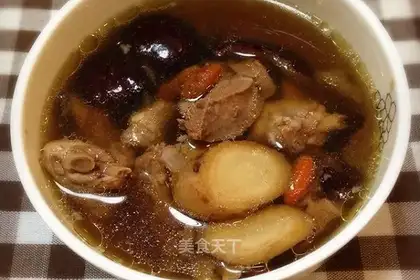 The chicken ginseng stew