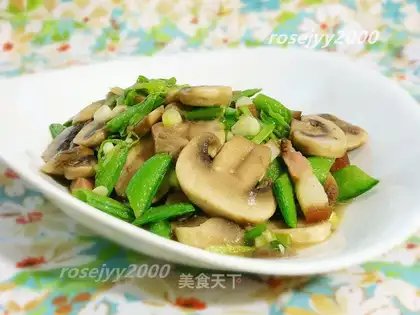 Mushroom fried sweet beans