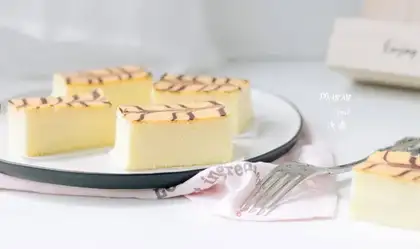 Sour yogurt, knitty cake