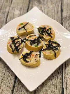 Fish egg rolls