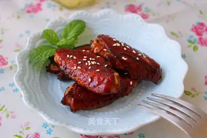 Honey-cooked chicken wings