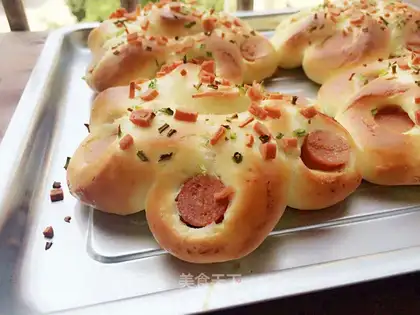 Onion ham bread