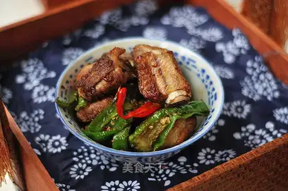 Paprika fried ribs