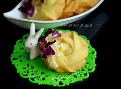 Rose cookies
