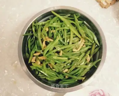 Chicken bean horn