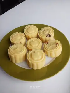 Green bean cake