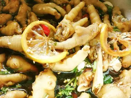 Sour chicken claws