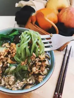 Skinny mushroom tara noodles