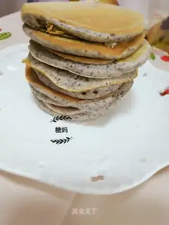 Black sesame muffin