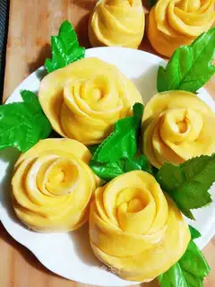 Rose buns