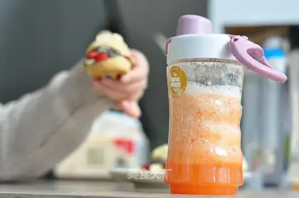 Paprika apple juice