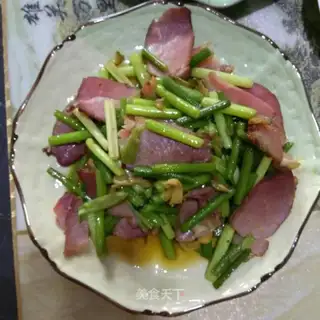 Garlic meat