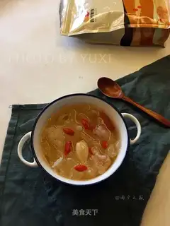 Silver ear lily soup