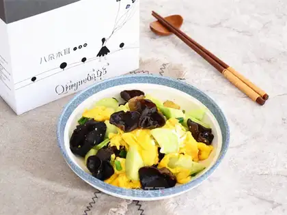 Egg cucumber fried wood