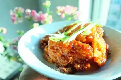 ♪ Squirming a pan of red fish ♪