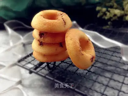 Lemon doughnut cake