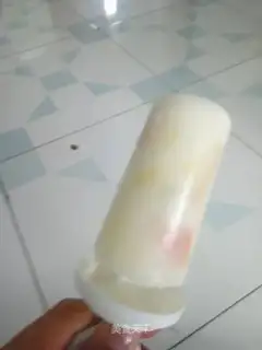 Yogurt popsicle