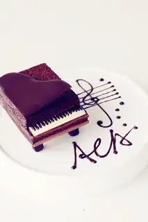 Coco Piano Cake
