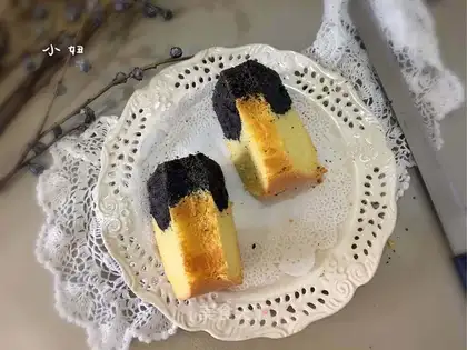 Black sesame sauce twirl cake