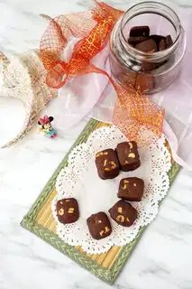 Cashew-nut chocolate cookies
