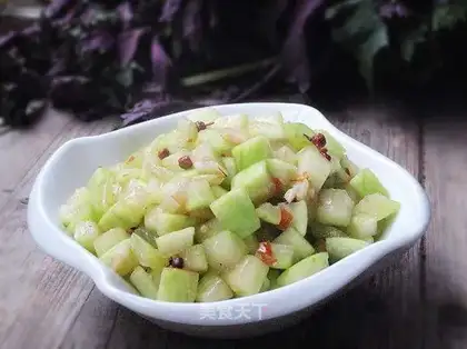 Crispy fried watermelon peel