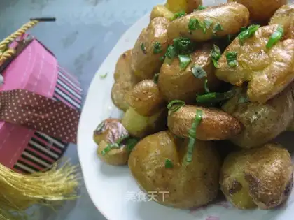 Small potato with onion flavor