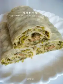 Pork and fennel layer roll