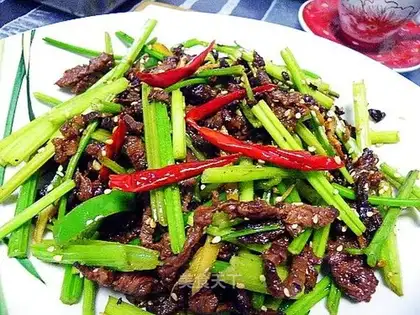 Dry stir-fried shredded beef