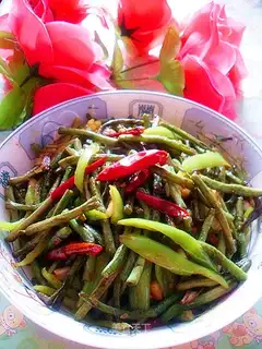 Dry stir-fried cowpeas