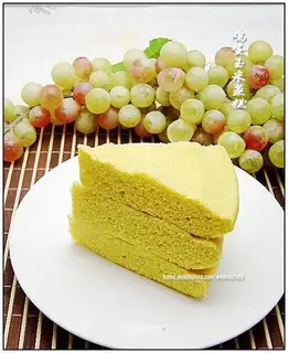Eggs and corn steamed cake