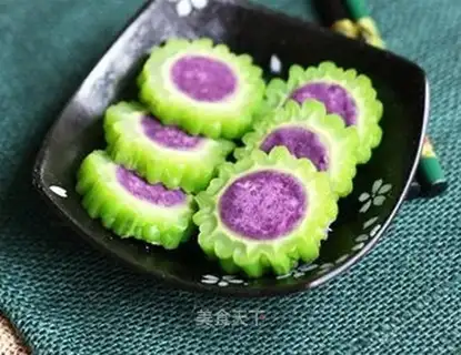 Purple sweet potato and bitter gourd ring