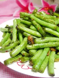 stir-fried beans with olive vegetable