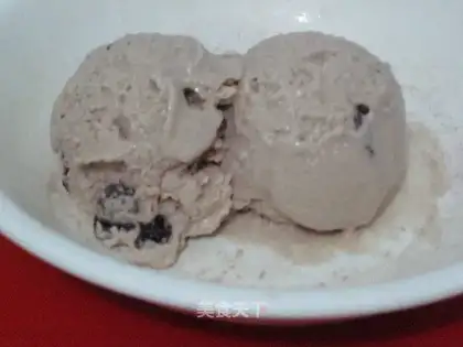 Cocoa cranberry ice cream
