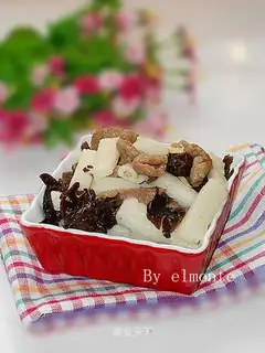 Fried pork with yam and fungus